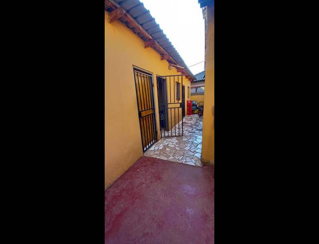 2 BEDROOM HOUSE FOR SALE IN KATLEHONG SOUTH